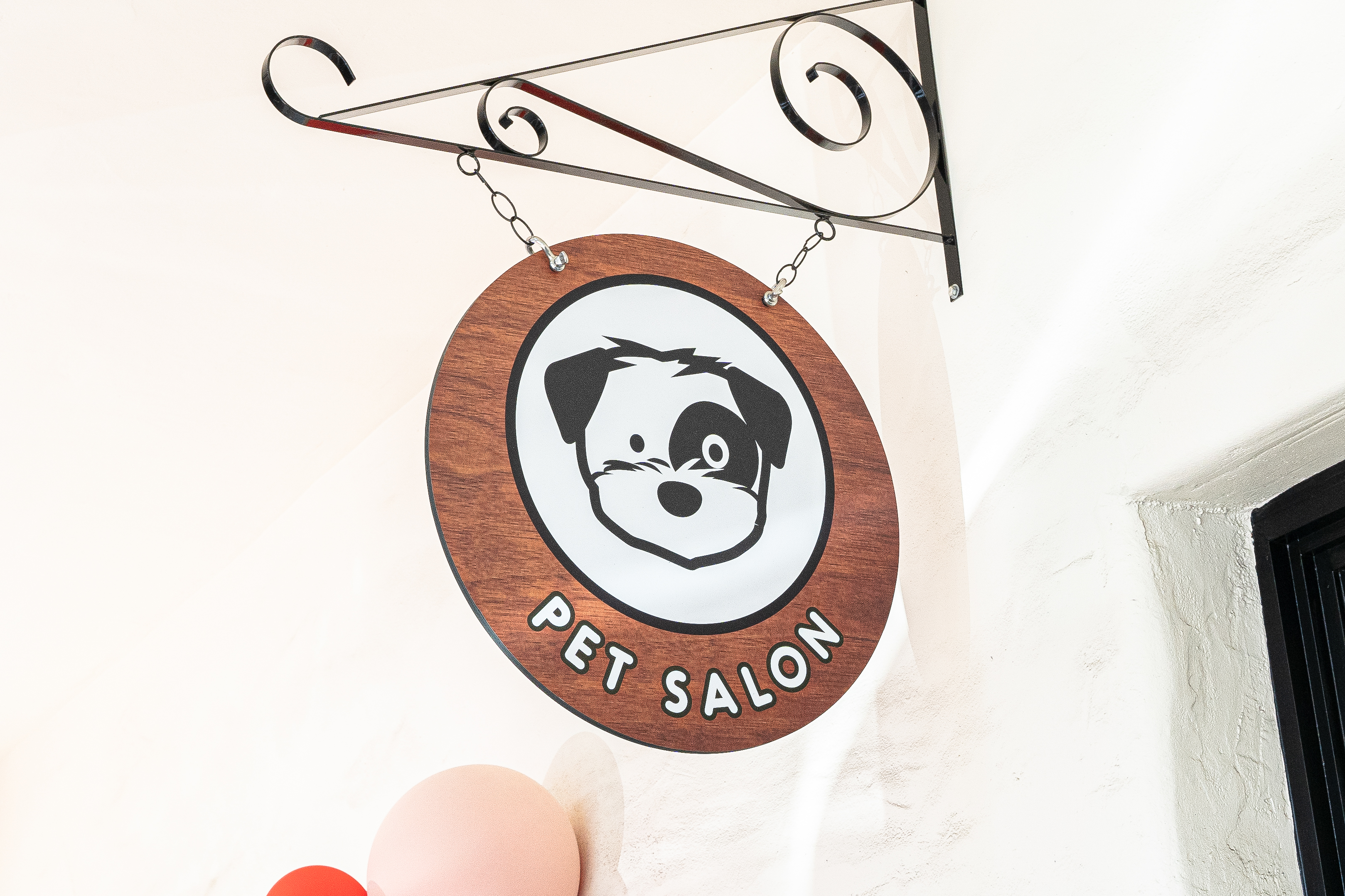 Pawtastic pet salon hanging sign